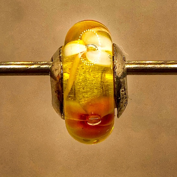 Halia sterling silver glass bead charm - Picture 3 of 3